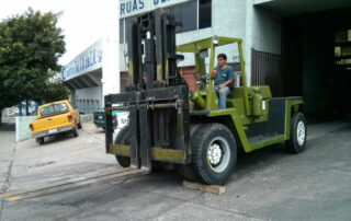 MONTACARGA 30,000LBS